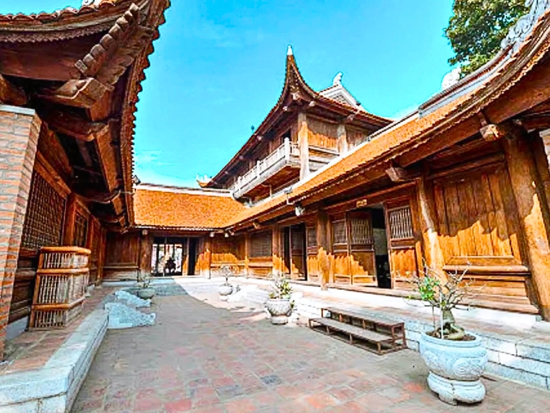 Le bâtiment avant et arrière