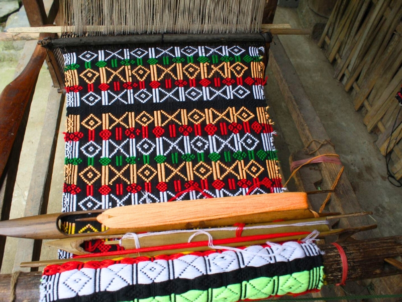 Tissu traditionnel Tay Ba Be