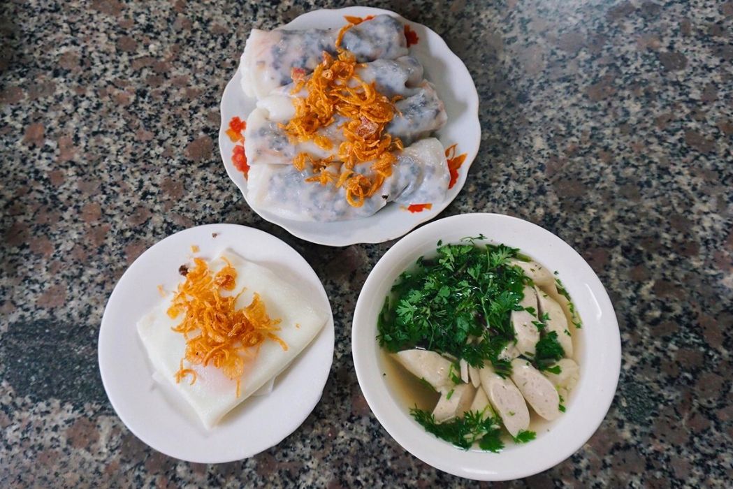 Banh cuôn Ha Giang (Crêpe de riz roulée à la vapeur)