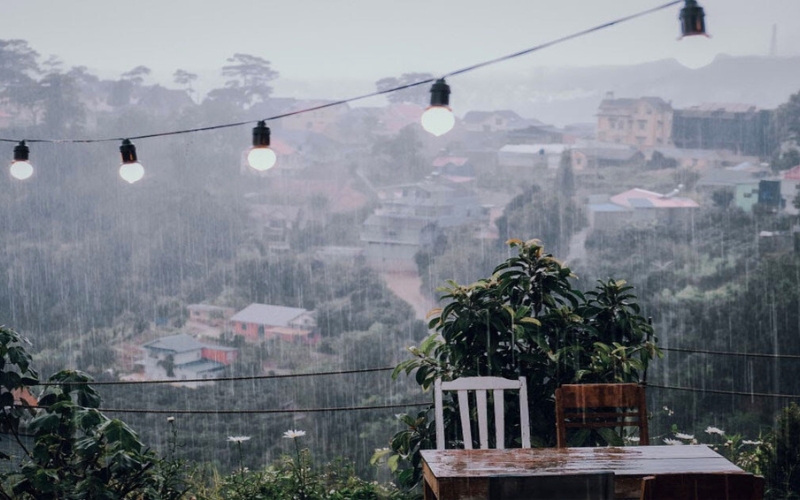 La beauté poétique de Dalat pendant la saison des pluies