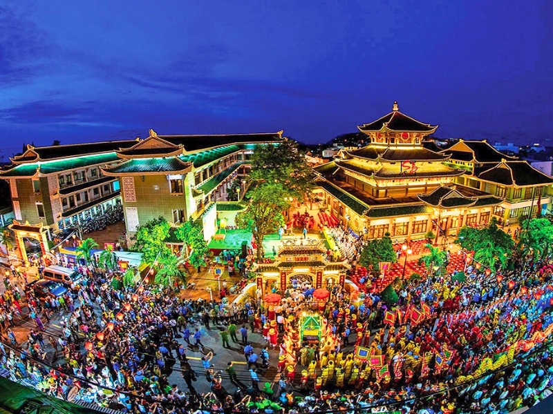 Fête de la Déesse du mont Sam (Lê hôi via Ba Chua Xu Nui Sam)