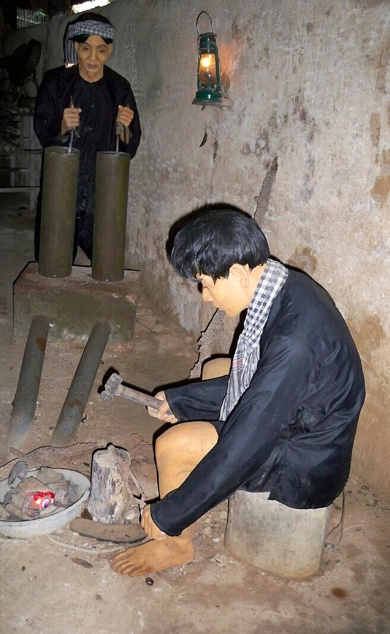 La scène de fabrication d’armes sous les tunnels est fidèlement reconstituée