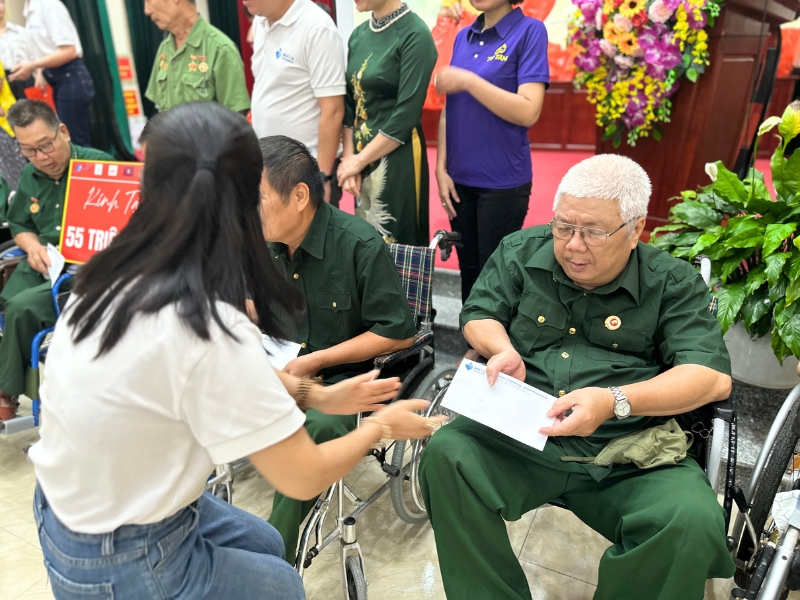 Horizon Vietnam Travel rend hommage aux invalides de guerre à l’occasion de la journée des Martyrs 27/07/2024