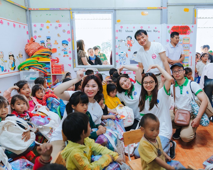 Inauguration du petit chemin à l’école et organisation du marché 0 vnd