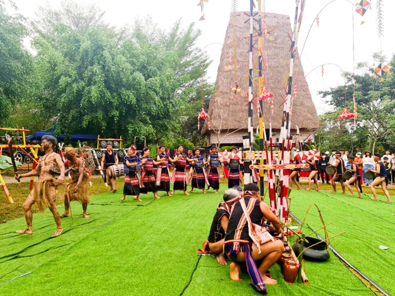Cérémonie des Bahnar pour invoquer la paix