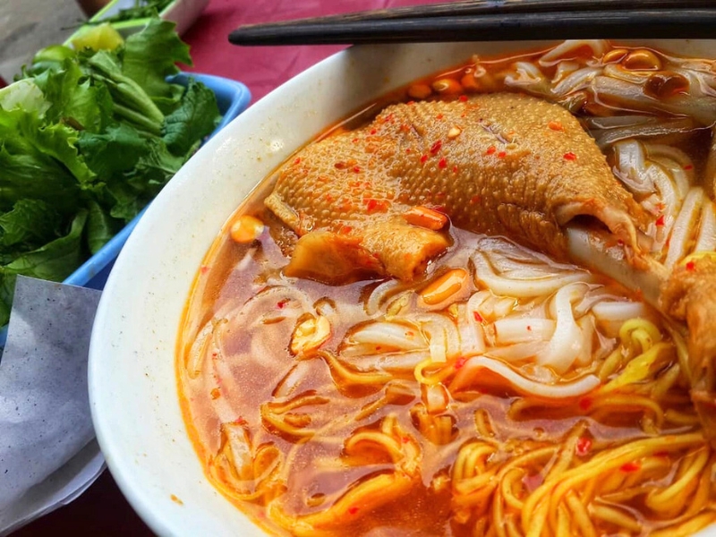 Mi Quang vit (Nouilles au canard Quang) Mui Ne