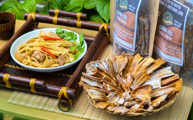 Pousses de bambou séchées (Mang le)