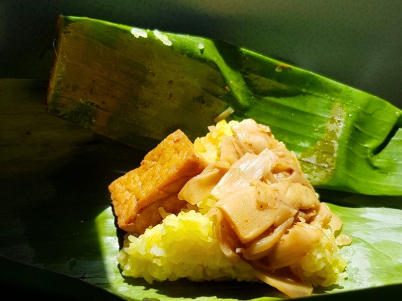 Xôi măng (Riz gluant au bambou)