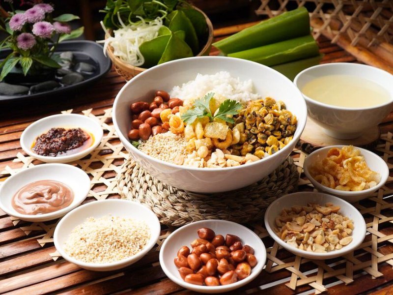 Riz aux palourdes (Com Hen)