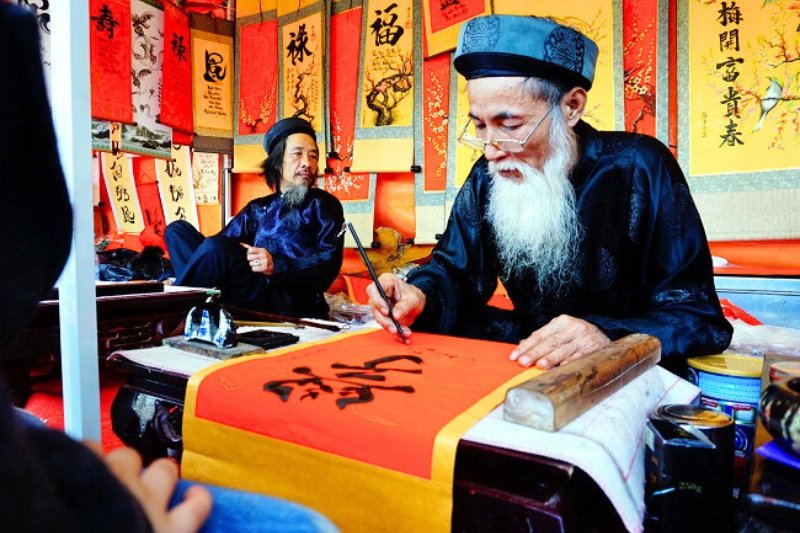 Écriture dans un centre confucianiste au Vietnam