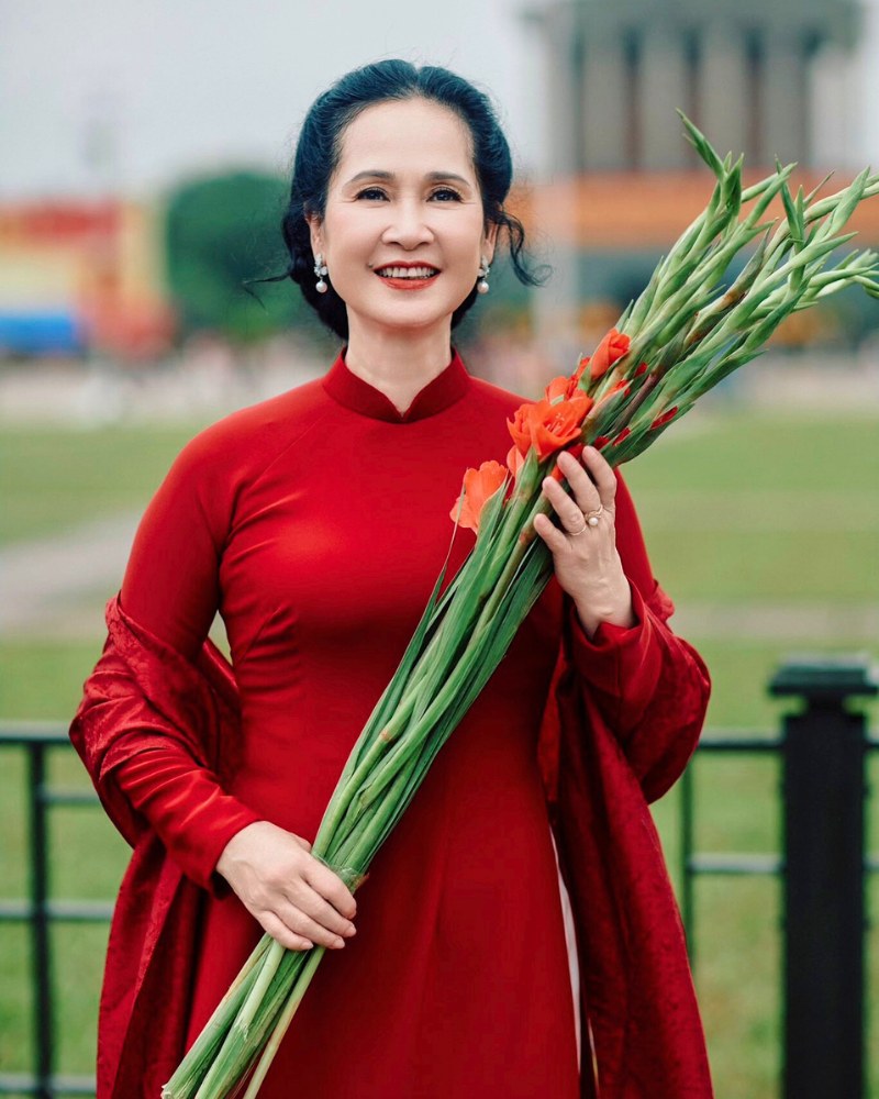 La femme vietnamienne du XXIᵉ siècle : instruite, indépendante et actrice du développement, entre tradition et modernité.