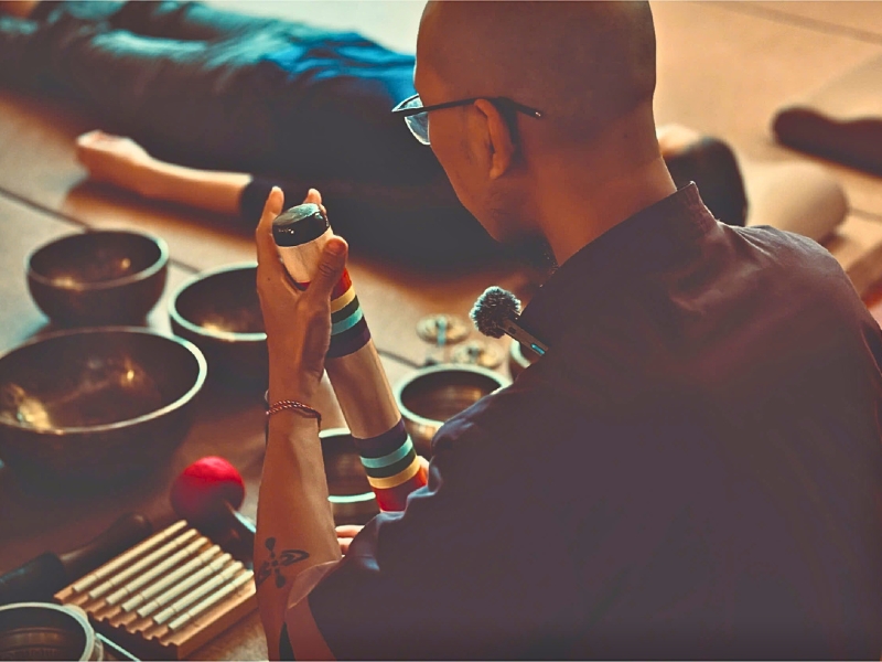 Méditation avec les bols chantants chez Horizon Vietnam